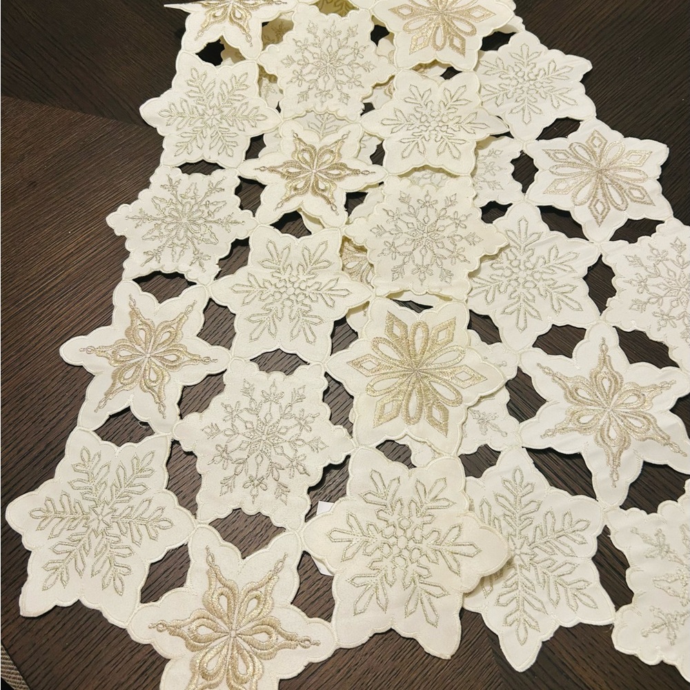 Elegant Snowflake Table Runner - Cream and Gold